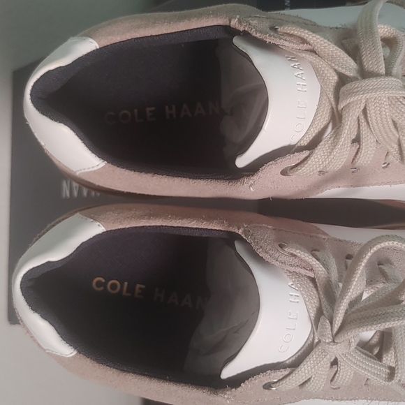 Cole Haan Men's sz 11.5 sneaker (hard to find size & style A+lookers)NEW-w/socks - Picture 8 of 16